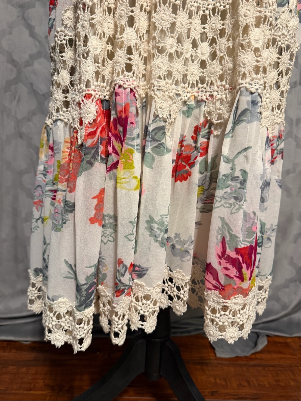 Ranna Gill White Midi Dress with Multicolor Floral Print and Crochet Trim - Picture 6 of 8